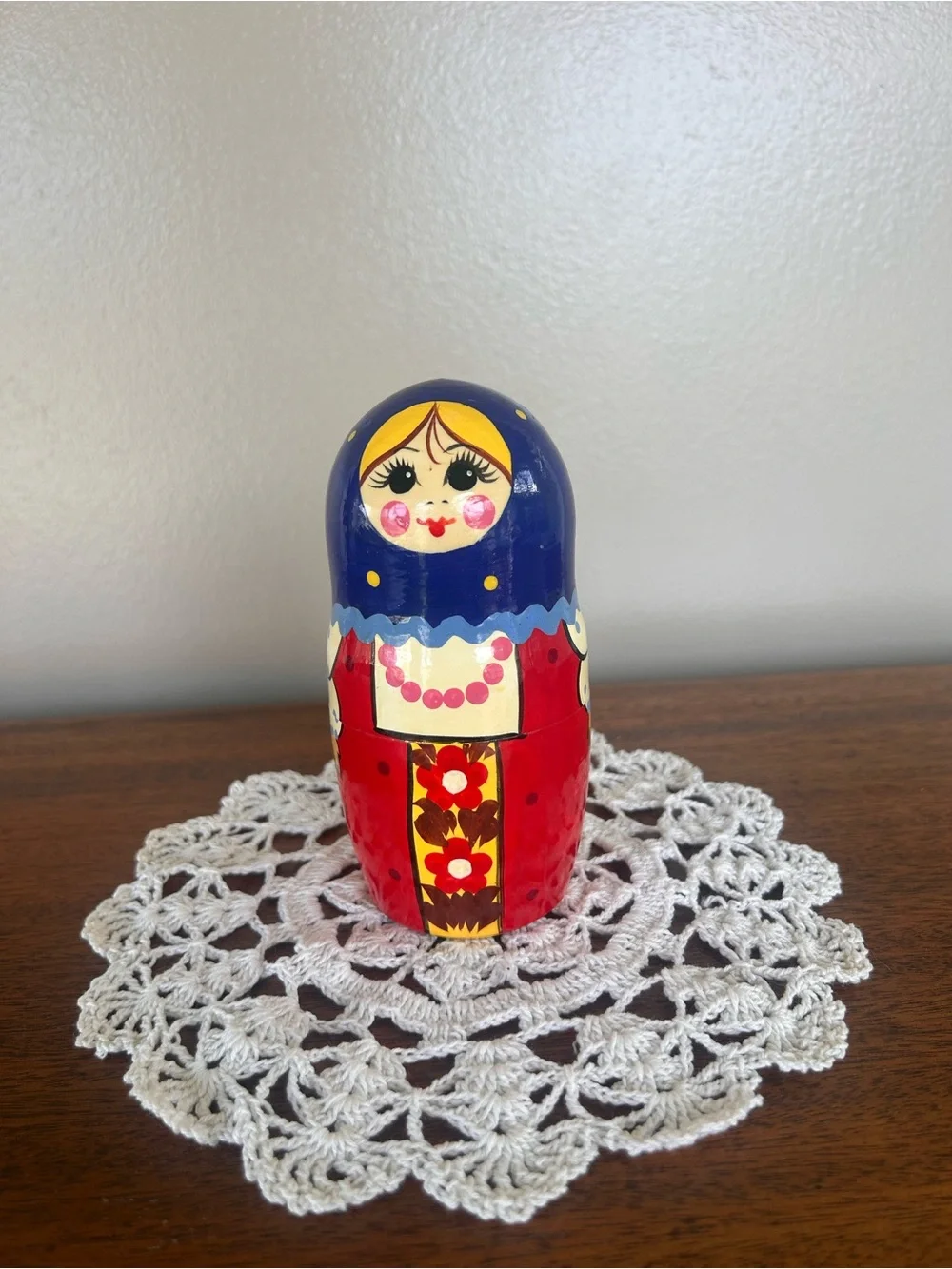 Hand-Painted Red & Blue Russian Nesting Dolls – Set of 4